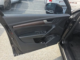 2023 Audi Q5 Premium – miniatura 9
