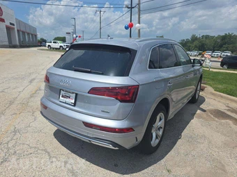 2023 Audi Q5 Premium – miniatura 3