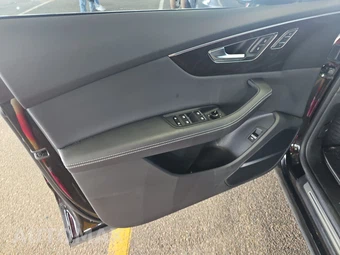 2023 Audi Q8 Premium Plus – miniatura 9
