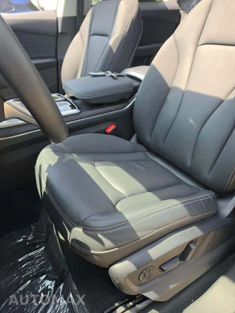 2023 Audi Q8 Premium – miniatura 6