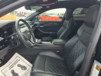 2023 Audi S8 - miniatura 7