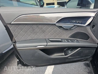 2023 Audi S8 - miniatura 9