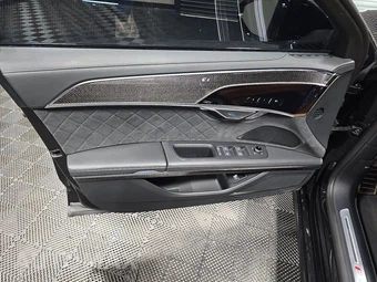 2023 Audi S8 – miniatura 9