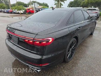 2023 Audi S8 – miniatura 3