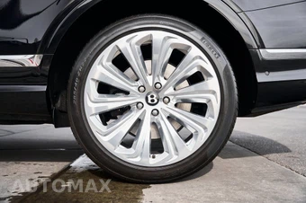 2023 Bentley Bentayga EWB Azure V8 - miniatura 19