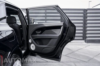 2023 Bentley Bentayga EWB Azure V8 - miniatura 25