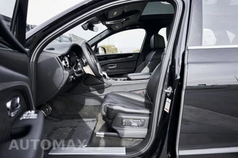 2023 Bentley Bentayga EWB Azure V8 - miniatura 31