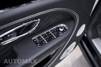 2023 Bentley Bentayga EWB Azure V8 - miniatura 32