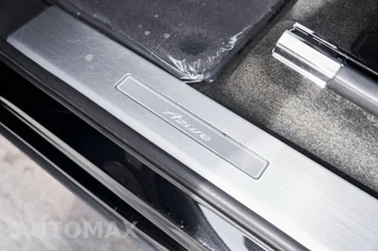 2023 Bentley Bentayga EWB Azure V8 - miniatura 35