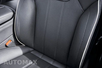 2023 Bentley Bentayga EWB Azure V8 - miniatura 48