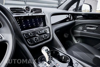 2023 Bentley Bentayga EWB Azure V8 - miniatura 67