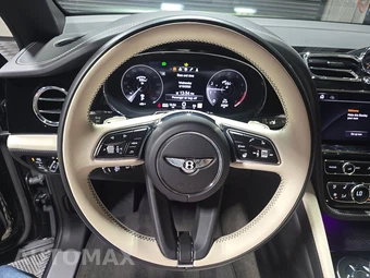 2023 Bentley Bentayga EWB Azure V8 - miniatura 10