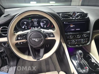 2023 Bentley Bentayga EWB Azure V8 - miniatura 11