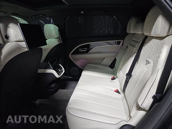 2023 Bentley Bentayga EWB Azure V8 - miniatura 13