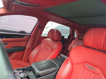 2023 Bentley Bentayga EWB V8 - miniatura 11