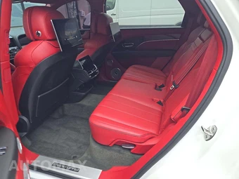 2023 Bentley Bentayga EWB V8 - miniatura 13
