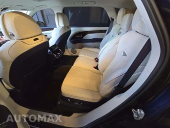 2023 Bentley Bentayga EWB V8 - miniatura 13