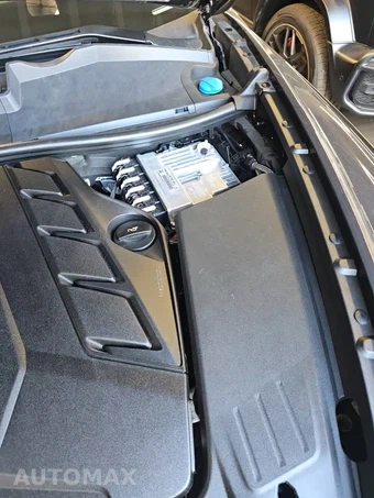 2023 Bentley Bentayga EWB V8 - miniatura 23