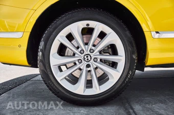 2023 Bentley Bentayga V8 - miniatura 18