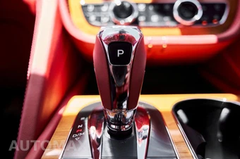 2023 Bentley Bentayga V8 - miniatura 72