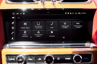 2023 Bentley Bentayga V8 - miniatura 75