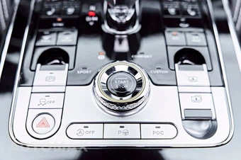 2023 Bentley Flying Spur S V8 - miniatura 74