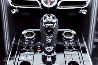 2023 Bentley Flying Spur S V8 - miniatura 75