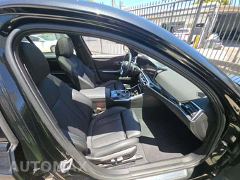 2023 BMW 3 Series Sedan 330e - miniatura 15