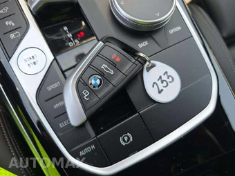 2023 BMW 3 Series Sedan 330e - miniatura 5