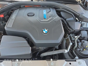 2023 BMW 3 Series Sedan 330e - miniatura 15