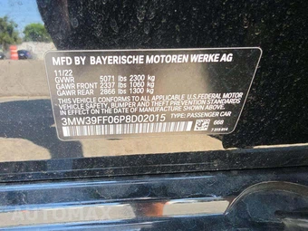 2023 BMW 3 Series Sedan 330e - miniatura 2