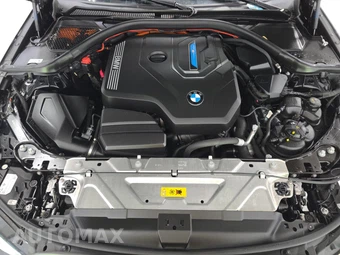 2023 BMW 3 Series Sedan 330e - miniatura 15