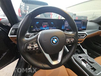 2023 BMW 3 Series Sedan 330e xDrive - miniatura 10