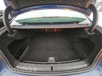 2023 BMW 3 Series Sedan 330e xDrive - miniatura 16