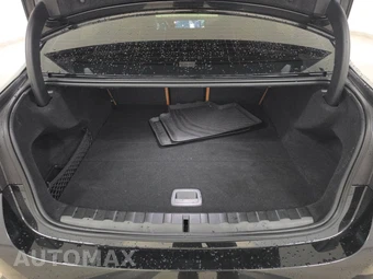 2023 BMW 3 Series Sedan 330e xDrive - miniatura 16