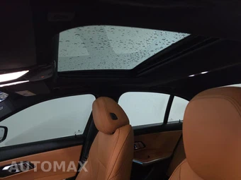 2023 BMW 3 Series Sedan 330e xDrive - miniatura 18