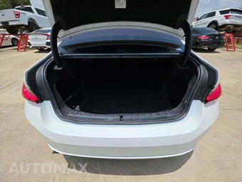 2023 BMW 3 Series Sedan 330i - miniatura 11