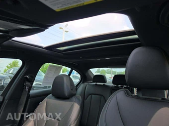 2023 BMW 3 Series Sedan 330i xDrive - miniatura 11