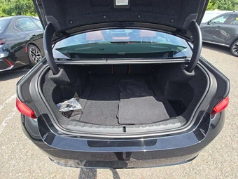 2023 BMW 3 Series Sedan 330i xDrive - miniatura 11