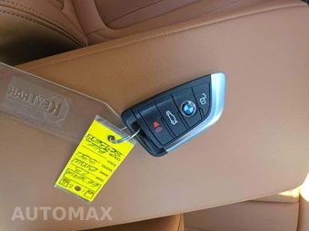 2023 BMW 3 Series Sedan 330i xDrive - miniatura 5