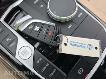2023 BMW 3 Series Sedan 330i xDrive - miniatura 8