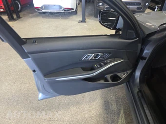 2023 BMW 3 Series Sedan 330i xDrive - miniatura 9