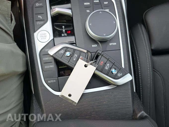 2023 BMW 3 Series Sedan 330i xDrive - miniatura 5