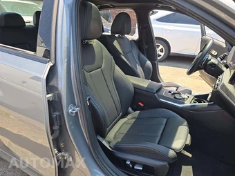 2023 BMW 3 Series Sedan 330i xDrive - miniatura 18