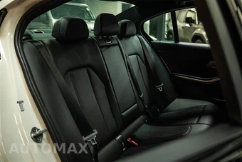 2023 BMW 3 Series Sedan 330i xDrive M SPORT LINE - miniatura 11