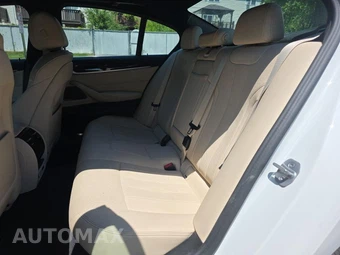 2023 BMW 5 Series Sedan 530e - miniatura 16