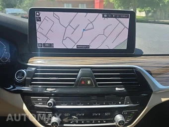 2023 BMW 5 Series Sedan 530e - miniatura 25