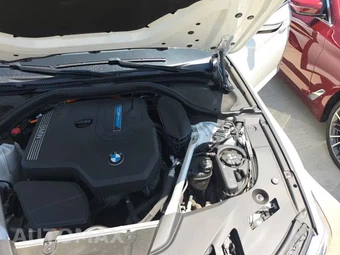 2023 BMW 5 Series Sedan 530e xDrive - miniatura 21