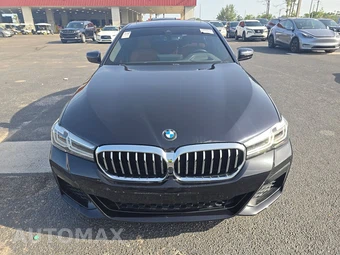 2023 BMW 5 Series Sedan 530i M SPORT LINE - miniatura 2