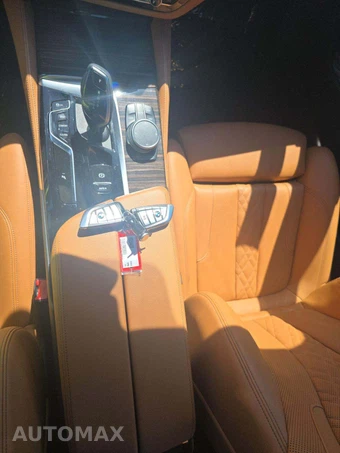 2023 BMW 5 Series Sedan 530i M SPORT LINE - miniatura 8